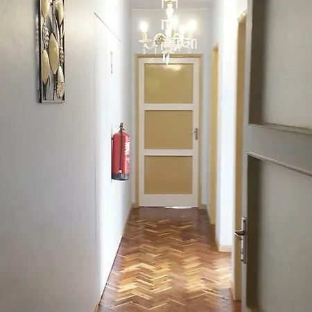 Coliseu Apartment *